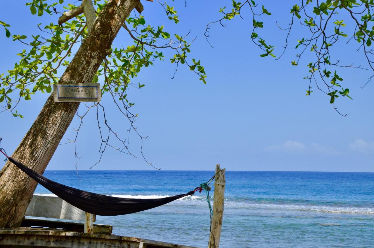Pristine Paradise Dive Resort - Togean Islands, Una Una Pulau Unauna Extérieur photo