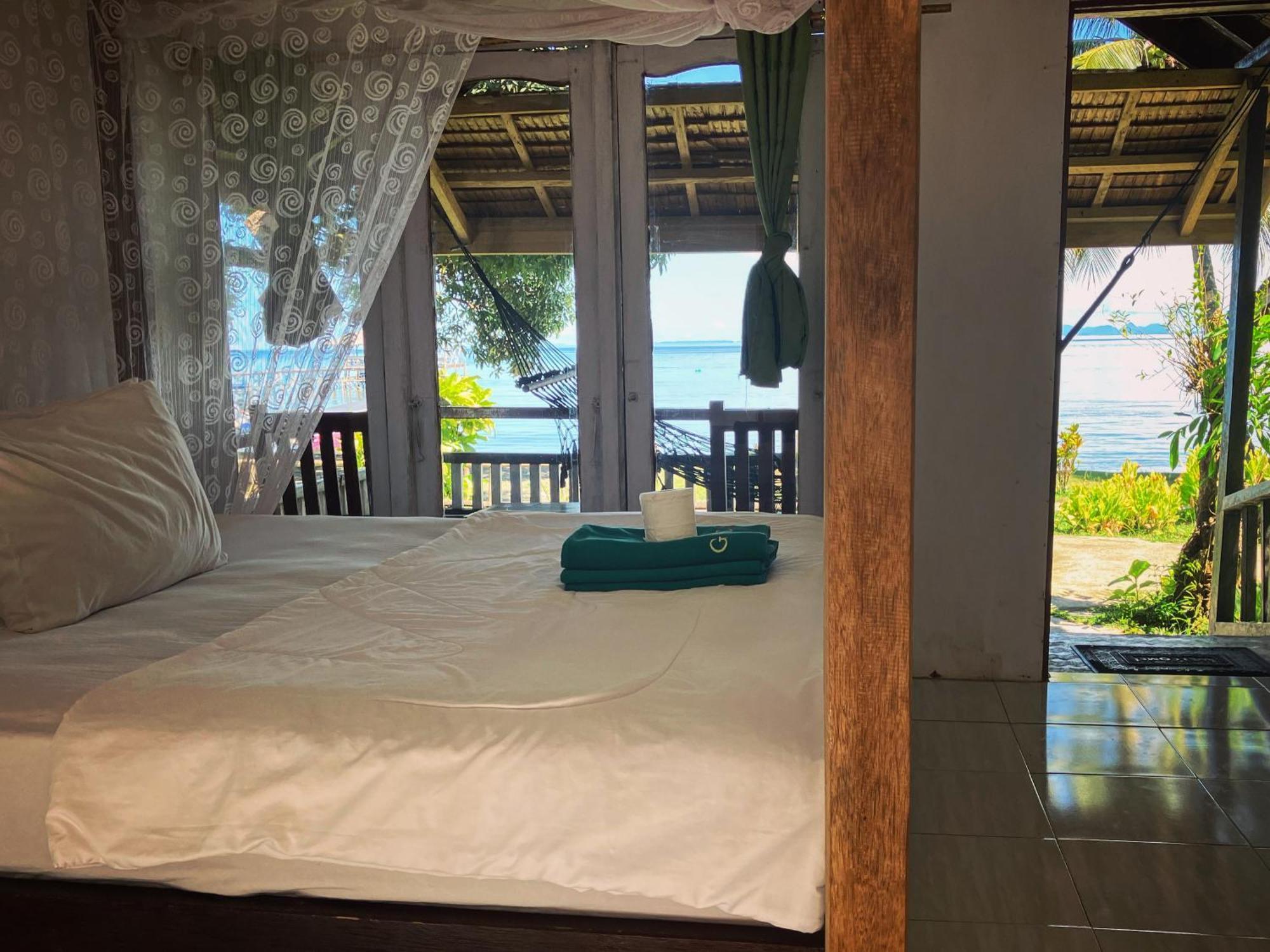 Pristine Paradise Dive Resort - Togean Islands, Una Una Pulau Unauna Extérieur photo