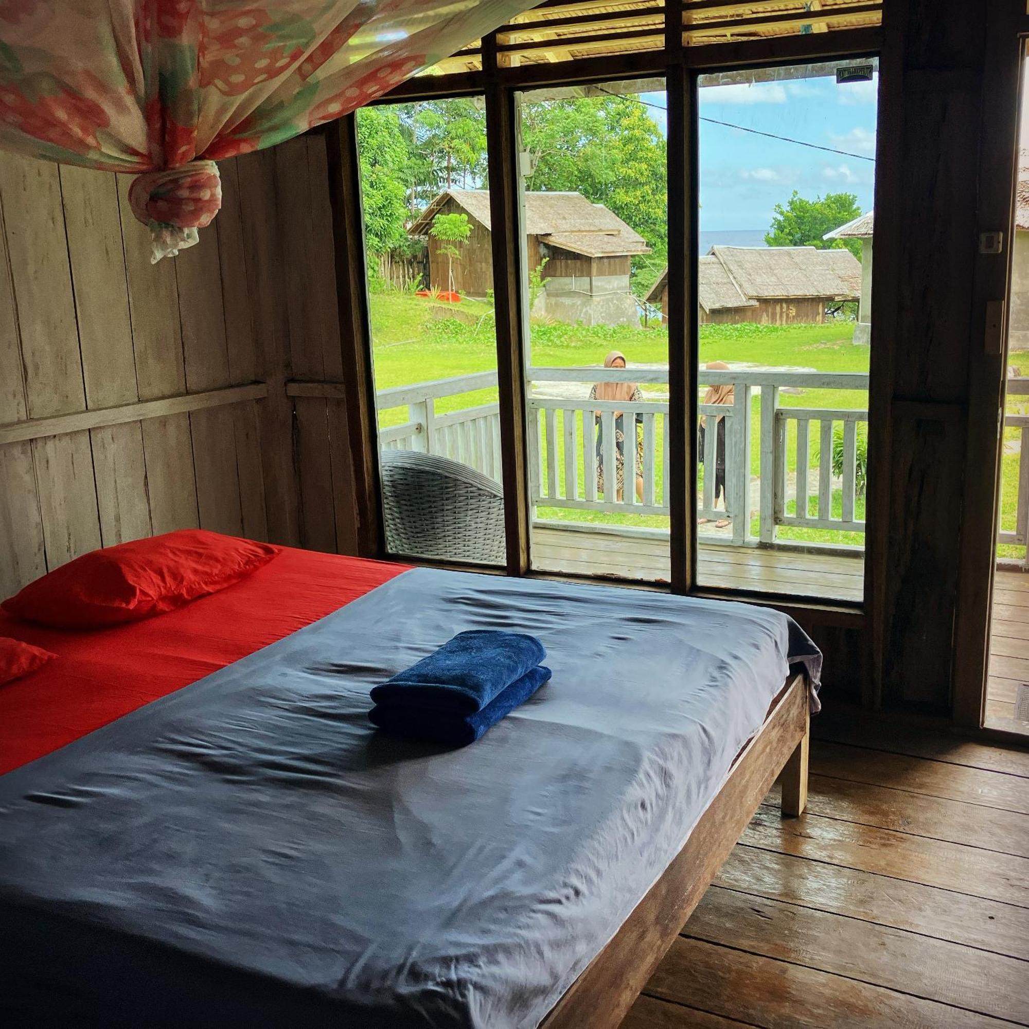 Pristine Paradise Dive Resort - Togean Islands, Una Una Pulau Unauna Extérieur photo