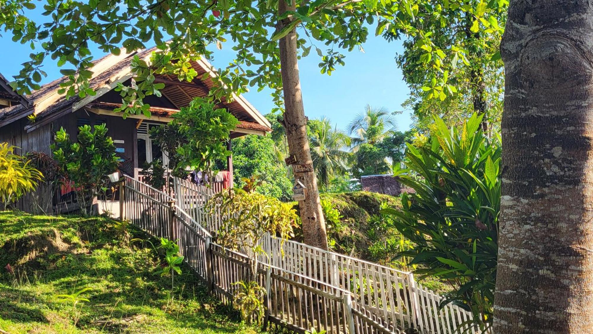 Pristine Paradise Dive Resort - Togean Islands, Una Una Pulau Unauna Extérieur photo